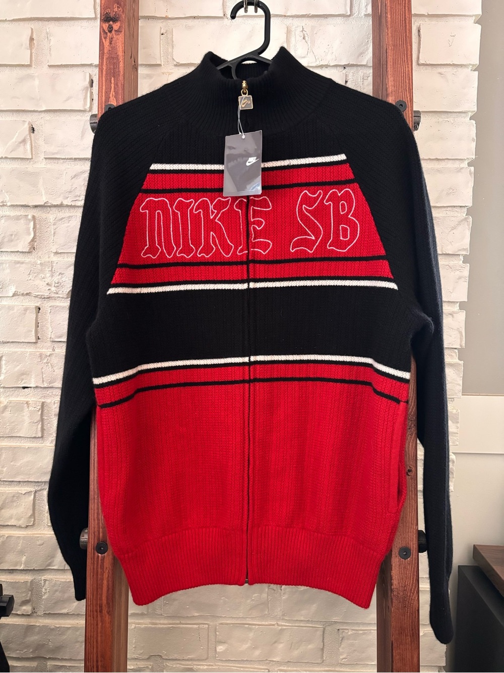 Rare Vintage 100% cashmere BNWT Men’s Nike SB Zip Up